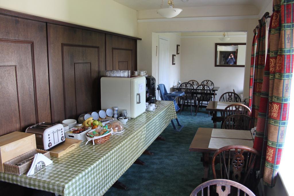 The Manor House Acomodação com café da manhã Crawley  Exterior foto